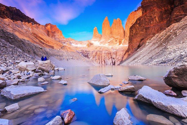 Lever de soleil au parc national de Torres del Paine, Chili