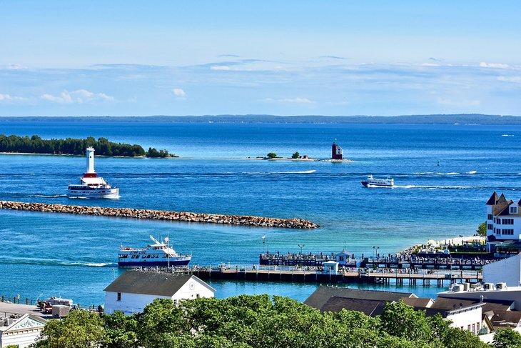 Ferries dans le port de l'île Mackinac