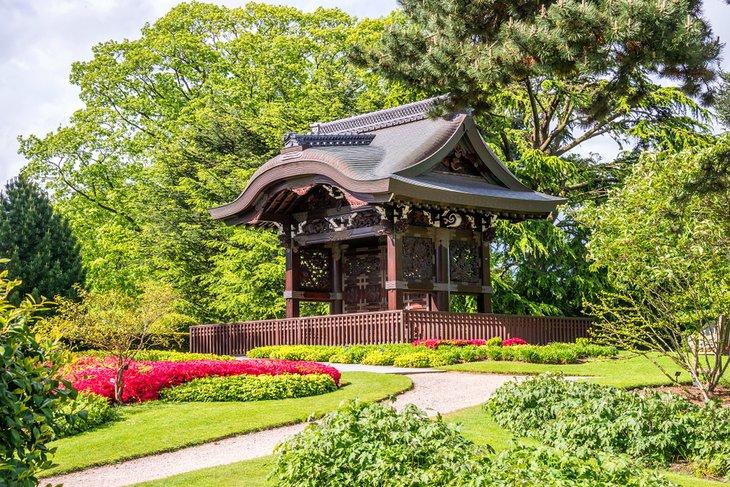 Die japanische Sammlung: Chokushi-Mon und Minka House