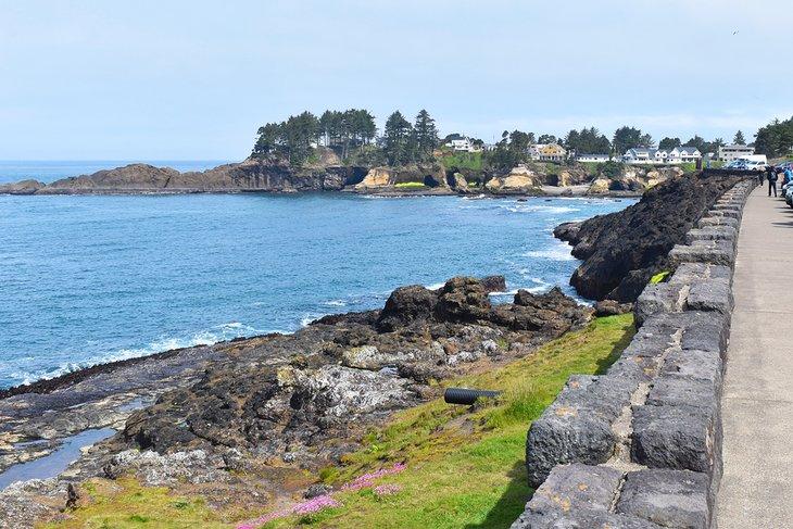 Costanera del centro de Depoe Bay