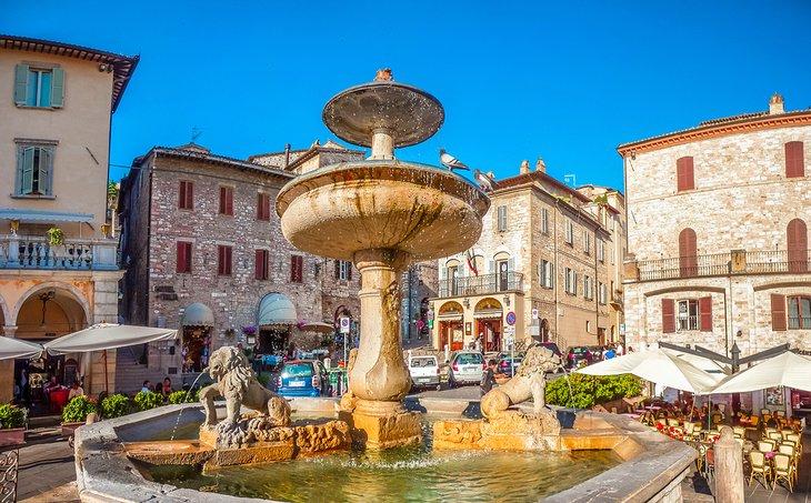 Piazza del Comune, la plaza principal en Asís