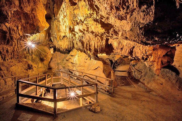 Cuevas del Puente Natural