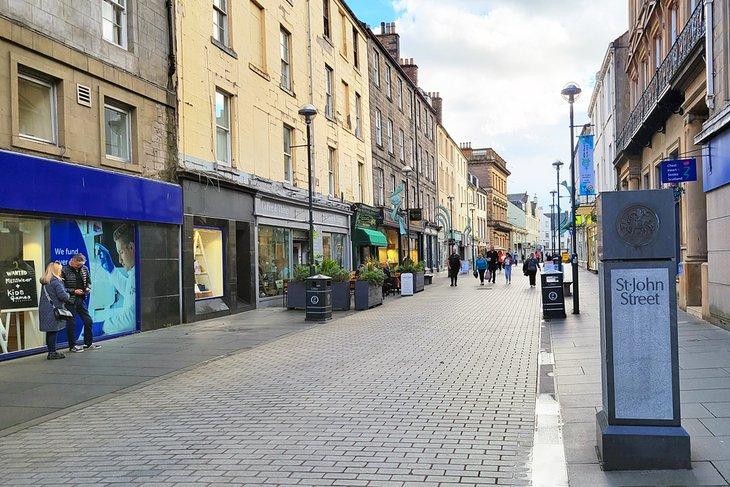 Rue St. John dans le centre-ville de Perth