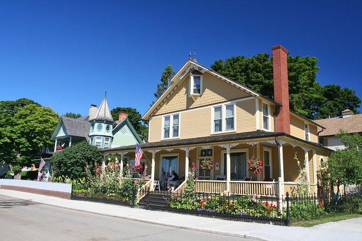Schöne Häuser auf Mackinac Island