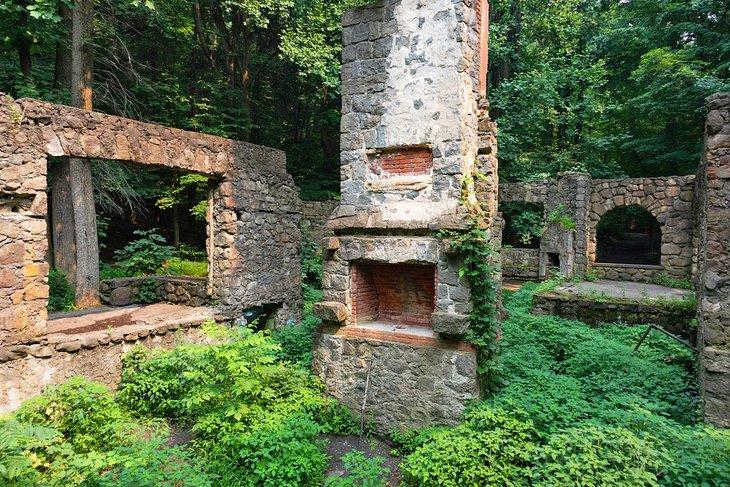 Ruinen des alten Cornish Estate im Hudson Highlands State Park
