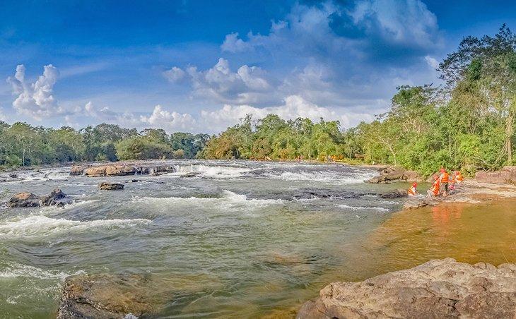 Strömungen und Rafter im Khao Yai Nationalpark