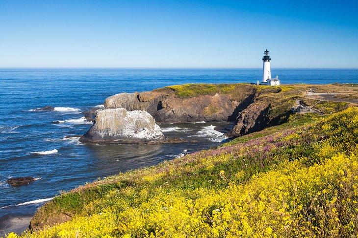 Phare de Yaquina Head, à un peu plus d'une heure en voiture d'Albany