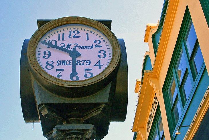 Horloge dans le quartier historique d'Albany