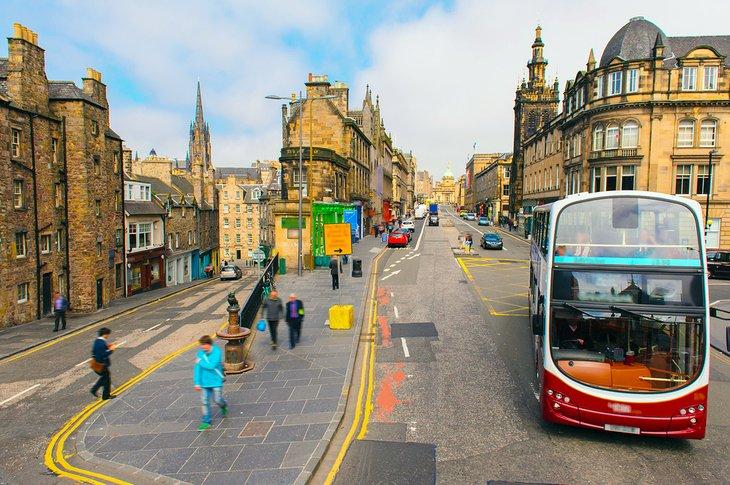 Mit dem Bus in Edinburgh unterwegs