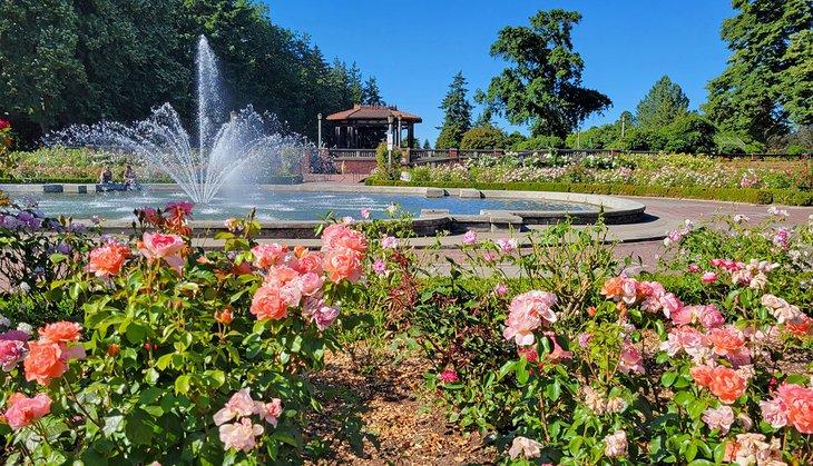 Fuente en el Jardín de Rosales de Peninsula Park