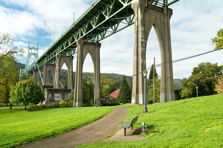 Puente St. Johns, Cathedral Park