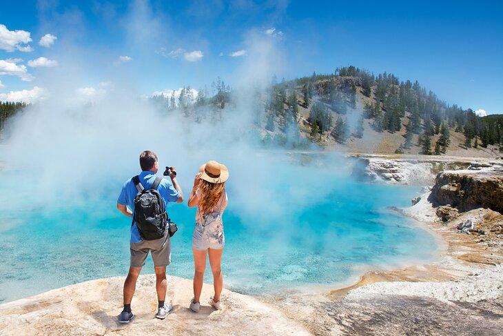 Excelsior Geyser, Midway Basin im Yellowstone-Nationalpark, Wyoming