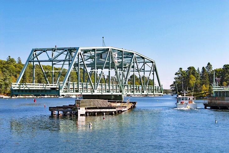 Schwenkbrücke in Boothbay Harbor