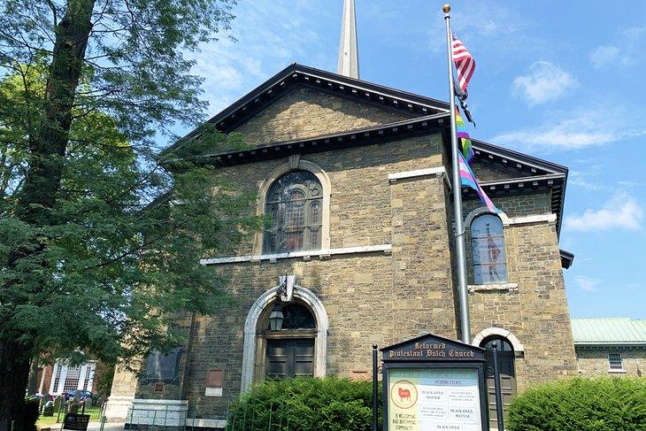 La Vieja Iglesia Holandesa da la bienvenida a todos