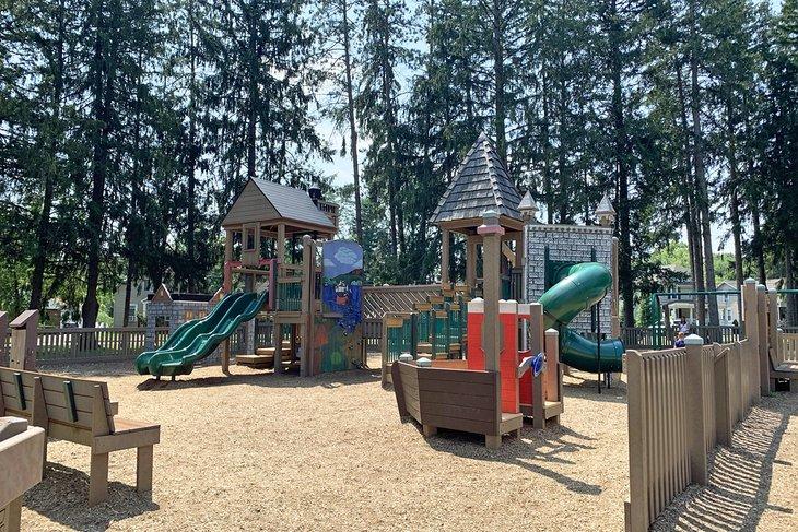 El parque infantil en Forsyth Park
