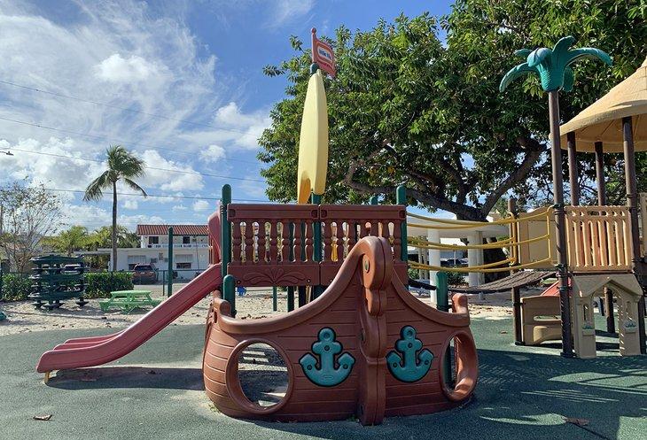 El parque infantil en el Parque Familiar Friedt