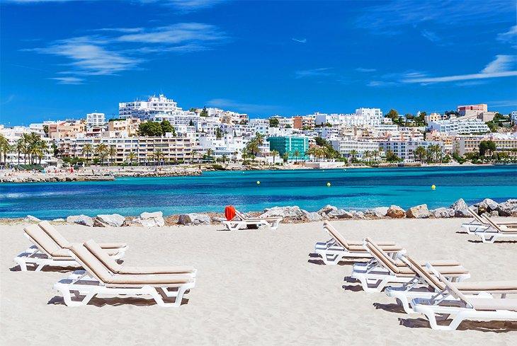 Hermosa playa en Ibiza