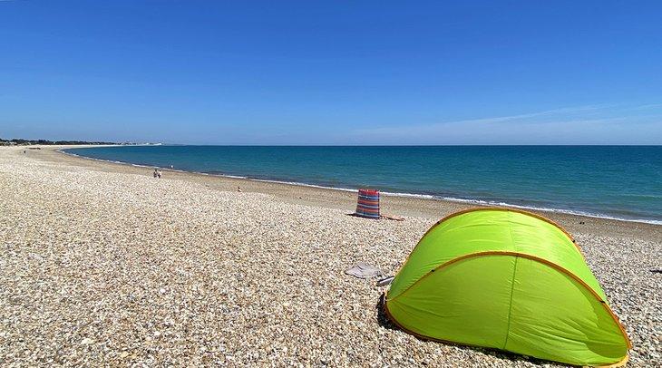 Tienda en la playa de Pagham