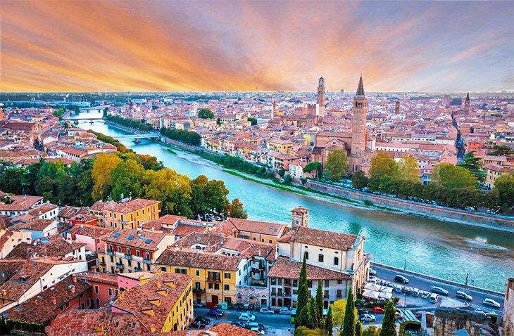 Vista aérea del atardecer en Verona