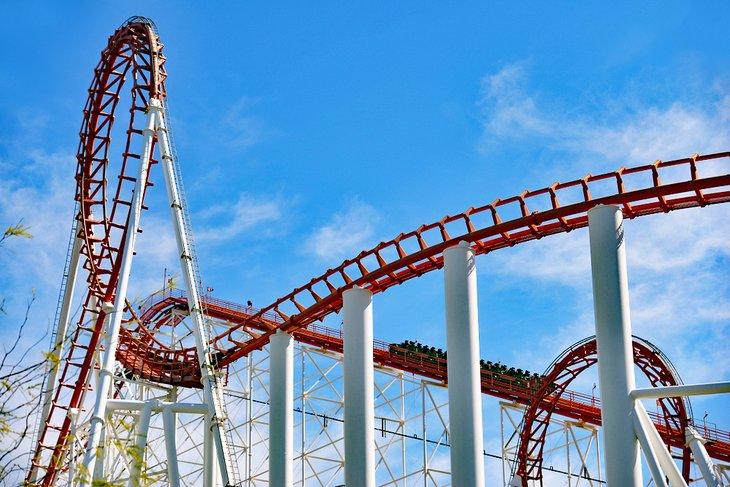 Montagnes russes à Six Flags Magic Mountain