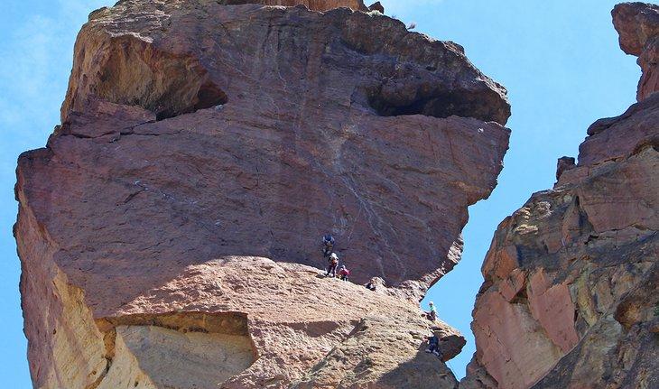 Escaladores en Monkey Face en Smith Rock State Park