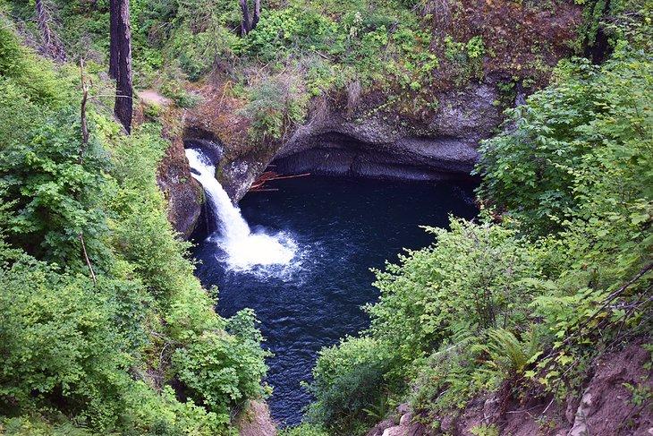 Cascadas Punch Bowl