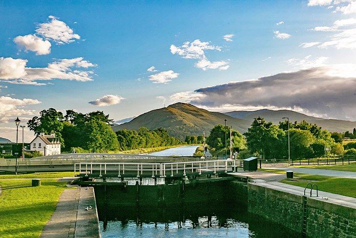 Fort William Schleuse mit Bergkulisse