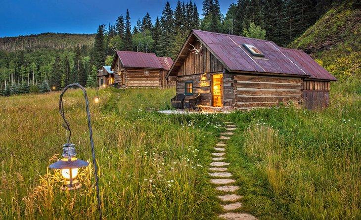 Source Photo : Dunton Hot Springs