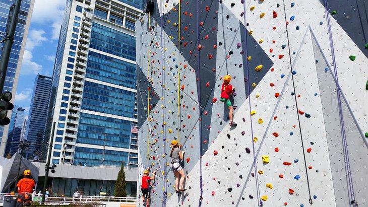 Mur d'escalade au Maggie Daley Park