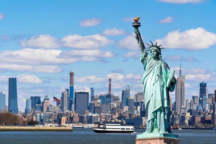 Estatua de la Libertad y el horizonte de Manhattan