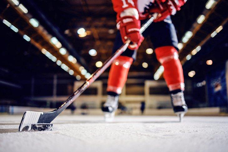 Gros plan sur un joueur de hockey