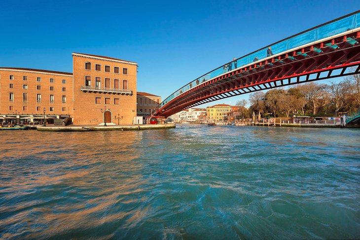 Puente de la Constitución