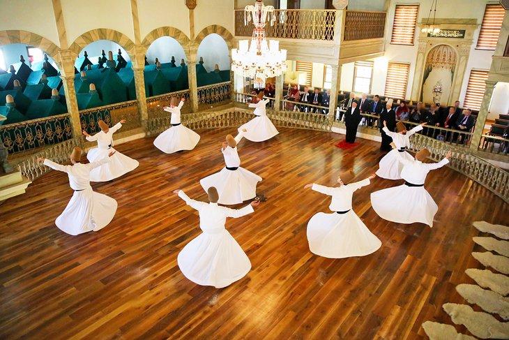 Ceremonia de derviche giratorio
