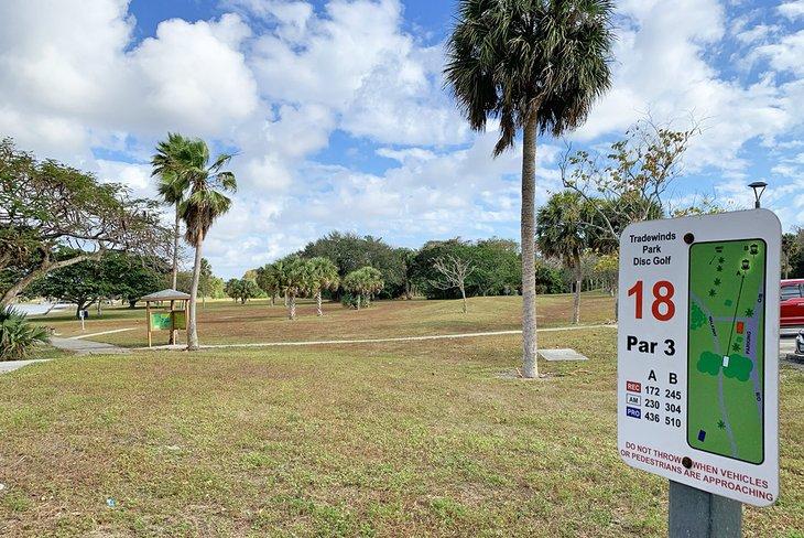 Parcours de disc golf au Tradewinds Park