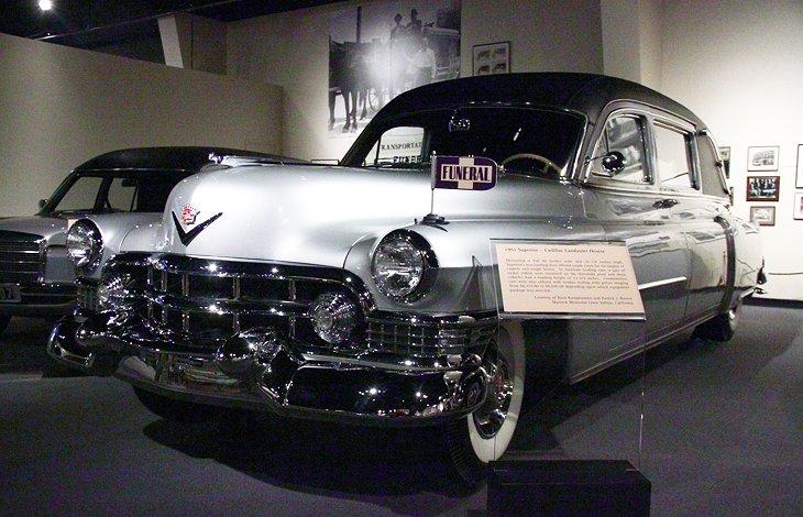 Alter Leichenwagen im National Museum of Funeral History