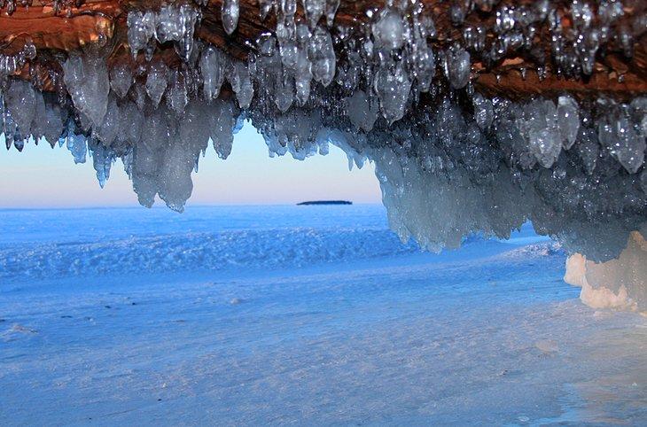 Cavernas de hielo en el Lago Superior cerca de Bayfield