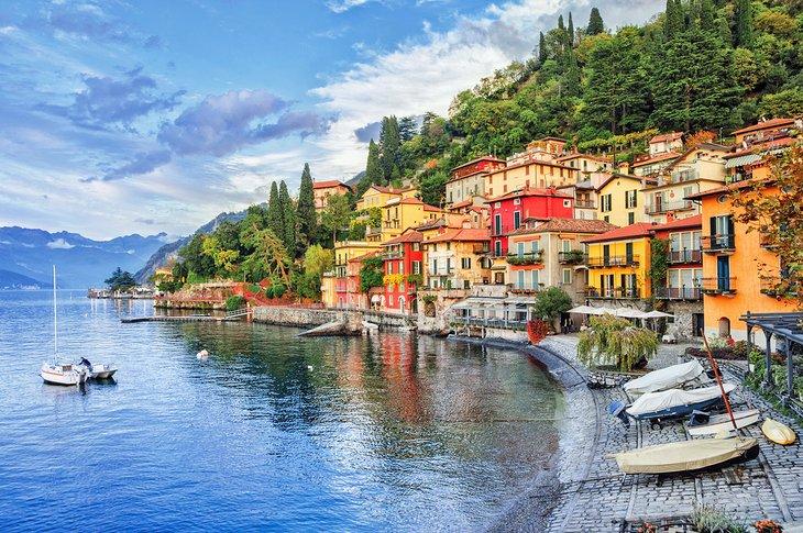 Pueblo de Menaggio en el Lago de Como