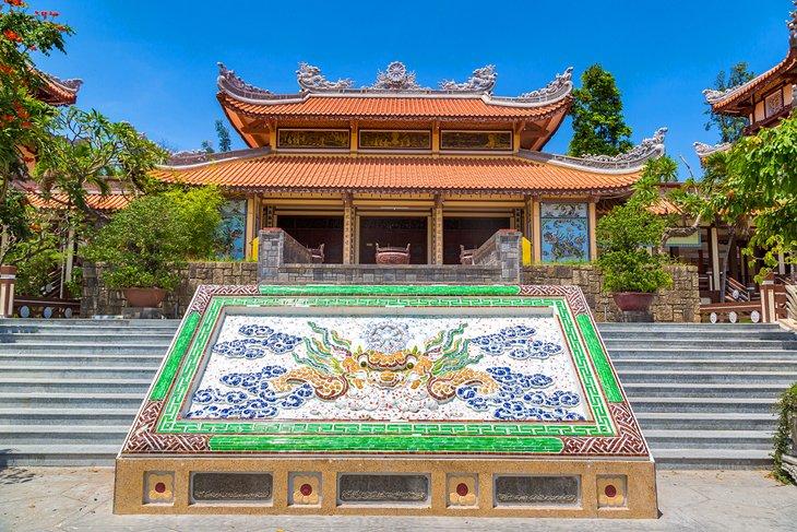 Pagoda Long Son