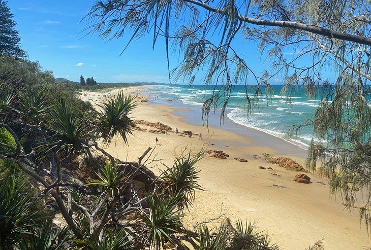 Vista de Coolum Beach desde el sendero Point Arkwright