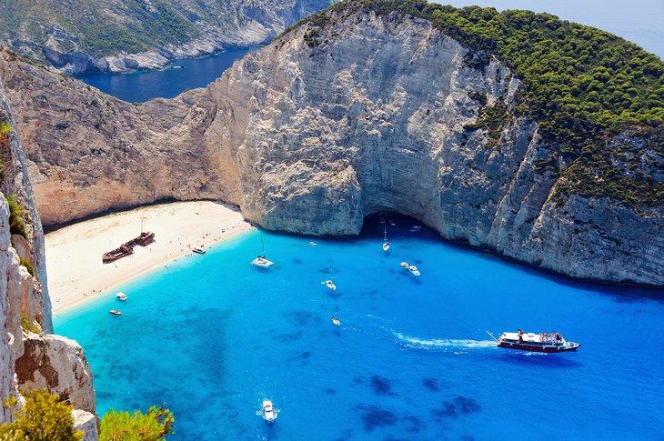 El naufragio en la aislada playa de Navagio