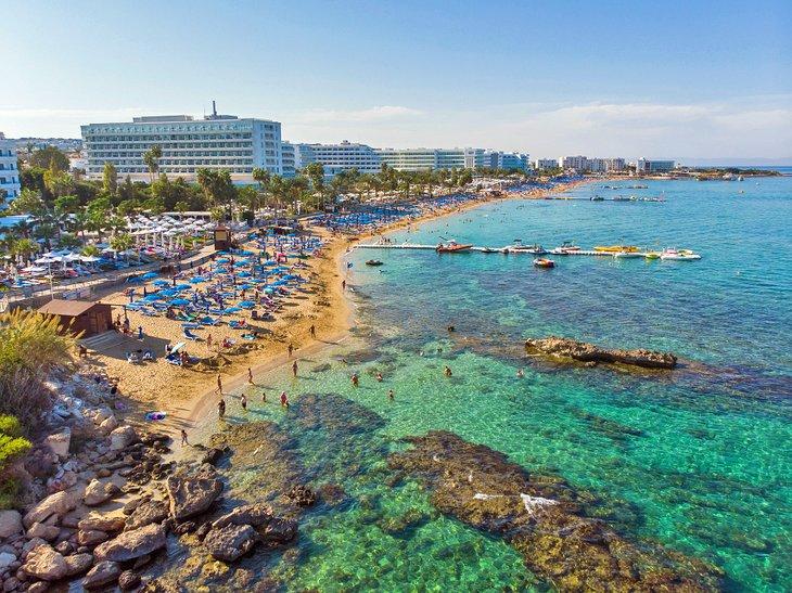 Plage de Vrissiana (Protaras)