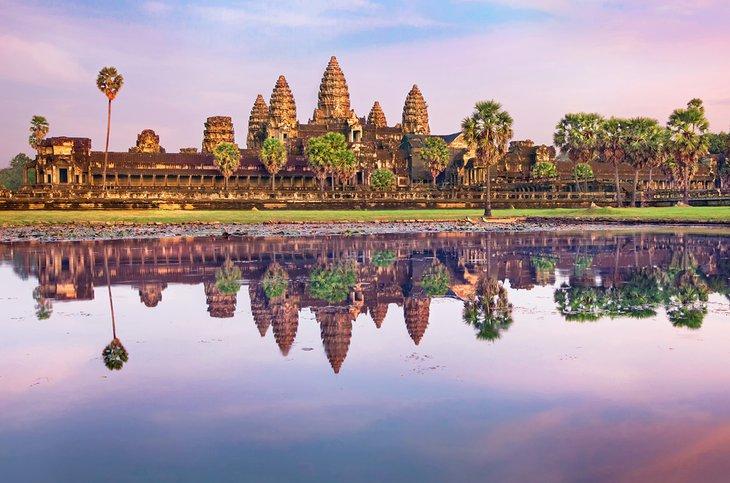 Sonnenaufgang bei Angkor Wat