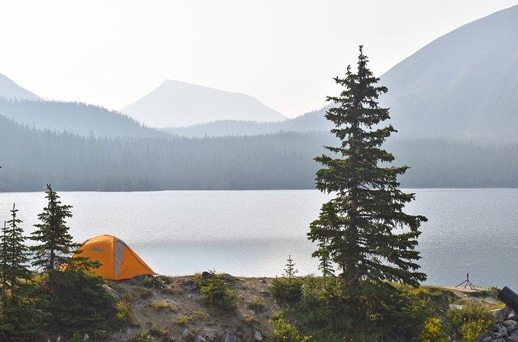 Primitives Camping in der Nähe des Storm Lake in den Pintler Mountains, Beaverhead-Deerlodge National Forest, Montana