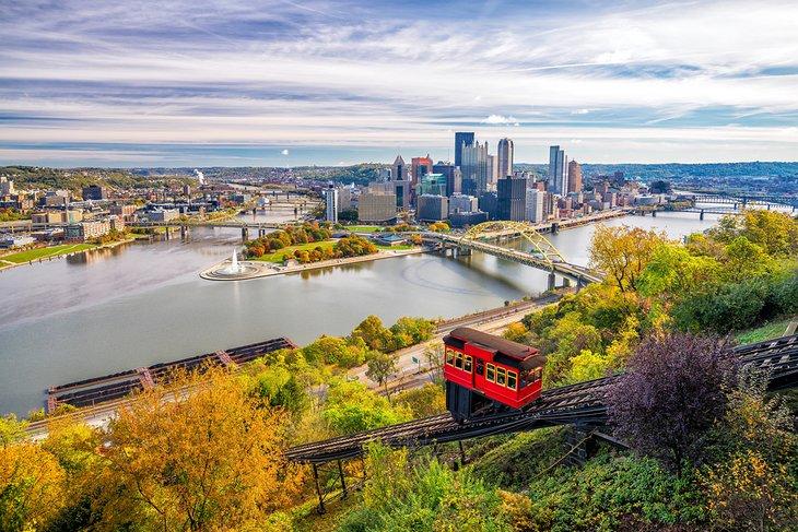 Vista del centro de Pittsburgh desde la cima del Duquesne Incline