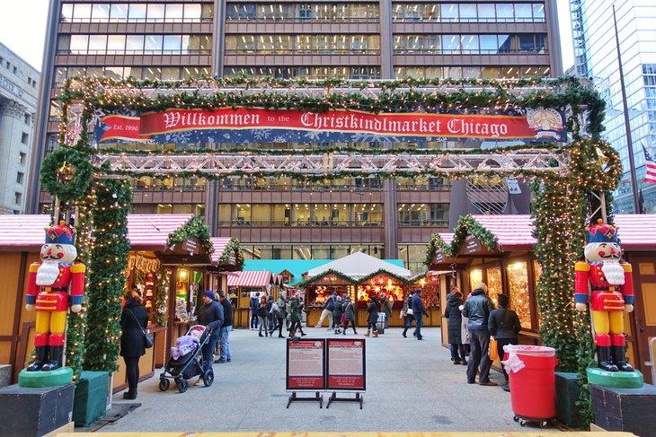 Chicago Christkindlmarket | EQRoy / Shutterstock.com