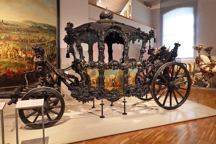 Museo de Carruajes Imperiales | Richard Mortel / foto modificada