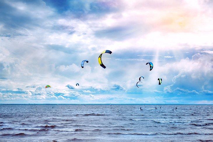 Kiteboarder vor Curry Hammock State Park