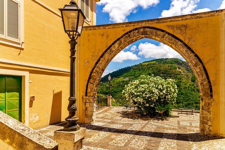 Arco en Castroreale