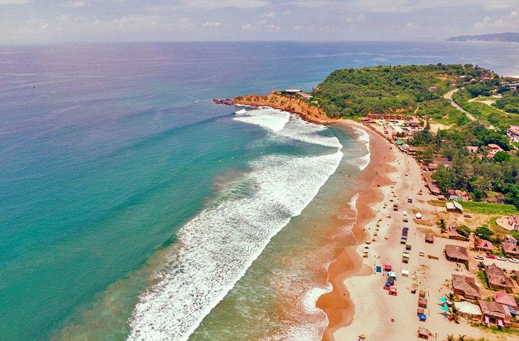 Vue aérienne de la plage Montañita