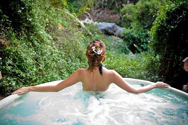 Un bain à remous alimenté par source aux Sycamore Mineral Springs